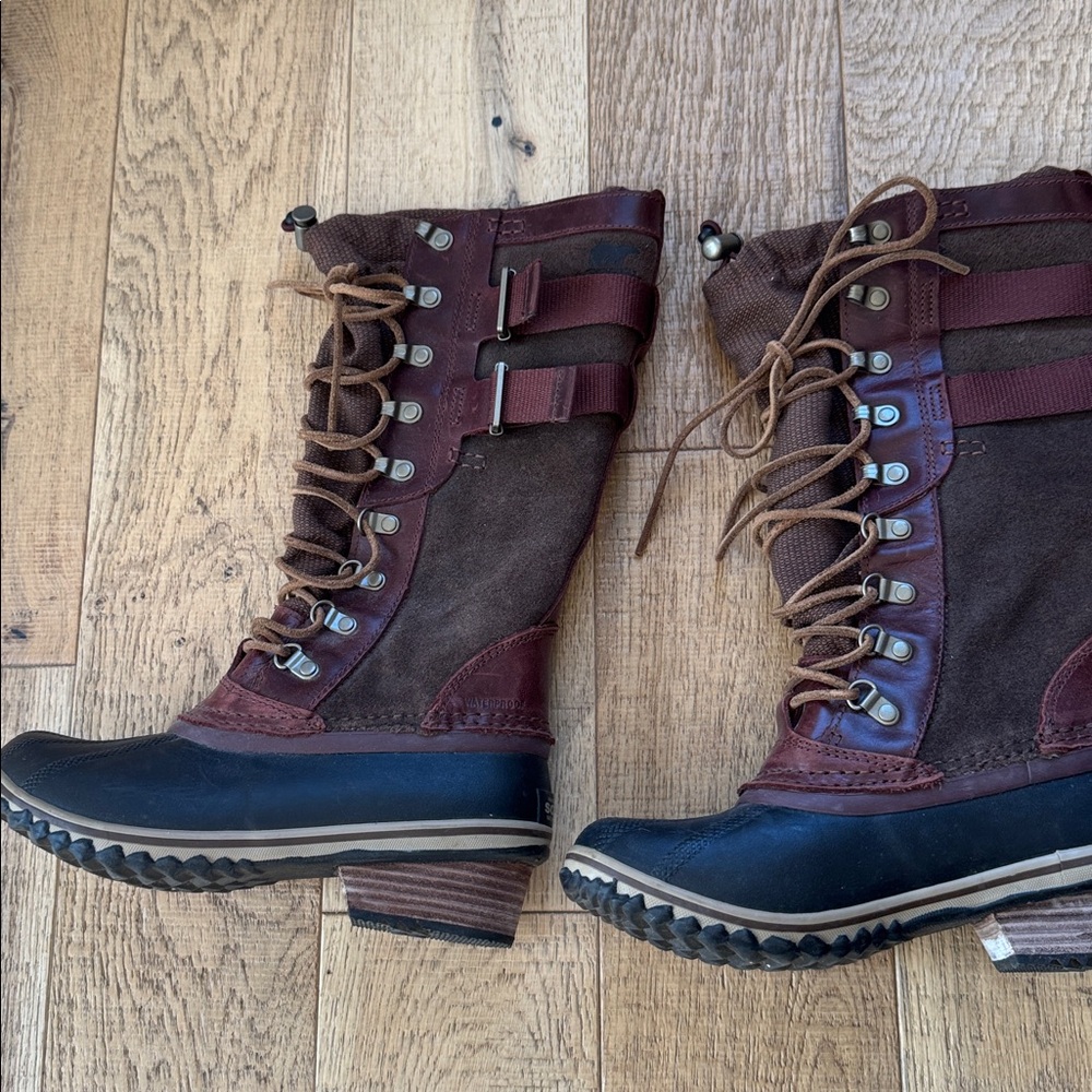 Sorel Women's Winter Boots - wine brown and Black